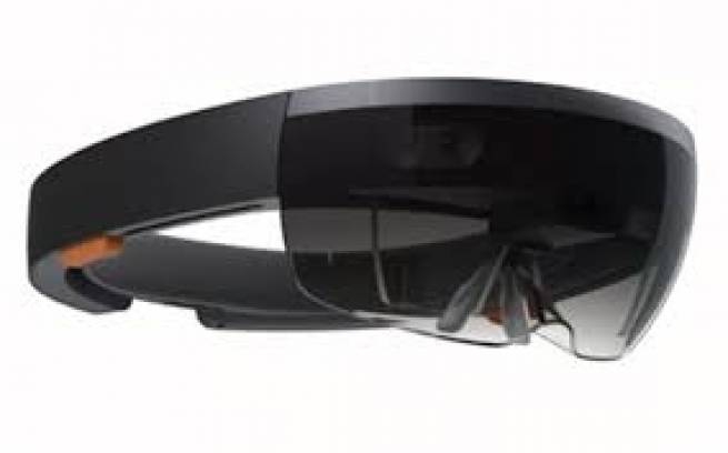 HoloLens در راه است